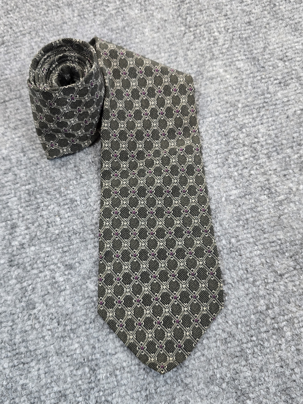 Fendi Roma Tie Mens Olive Green Geometric Pink 100% Silk Made Italy 3.5"